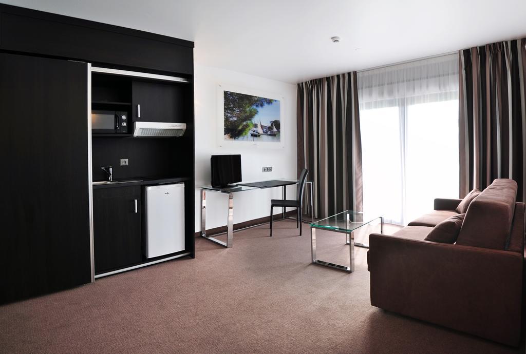 Golden Tulip Pornic Suites- Appart Hotel Екстериор снимка