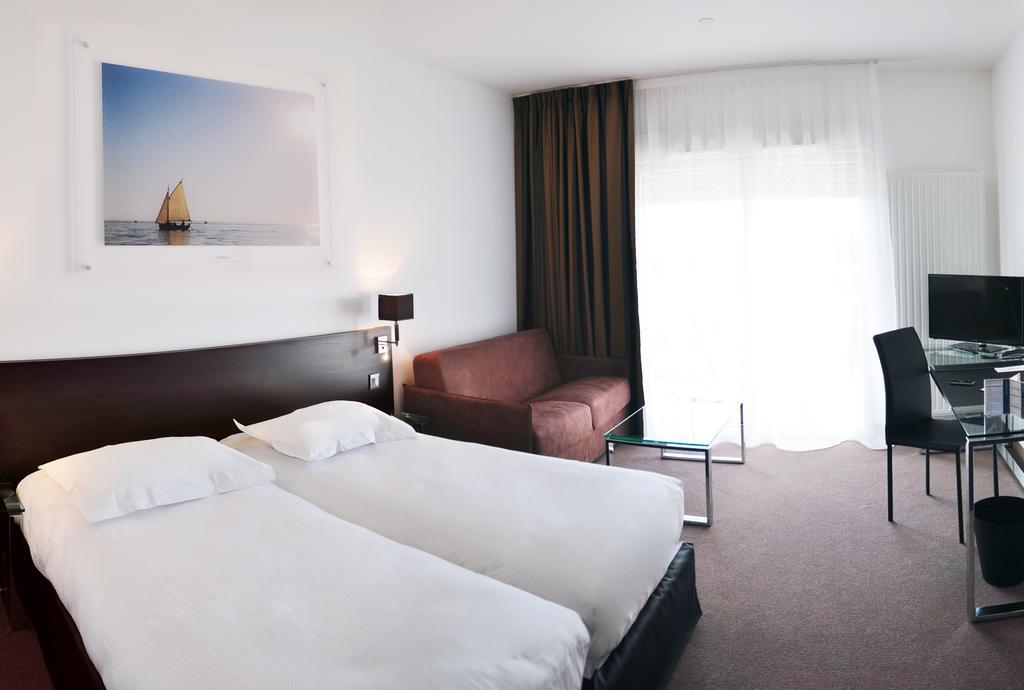 Golden Tulip Pornic Suites- Appart Hotel Екстериор снимка